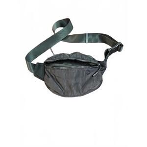 Gaiam Yogi Adjustable Athletic Fanny Pack Waist Belt Bag Pouch Black